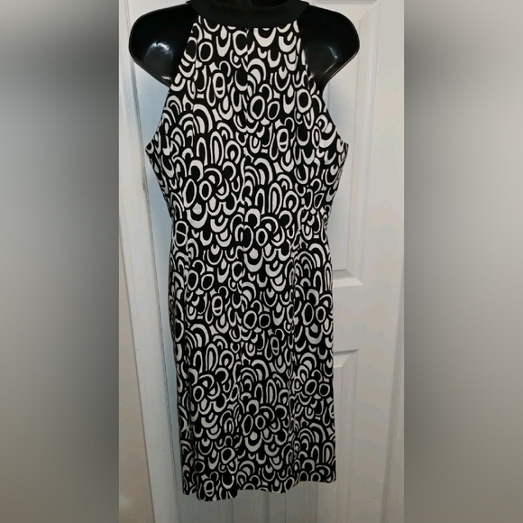 Evan- Picone halter style dress - Picture 6 of 8